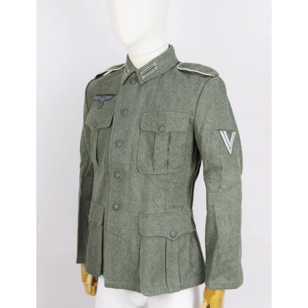 M40 Feldbluse Prebuilt With Insignia