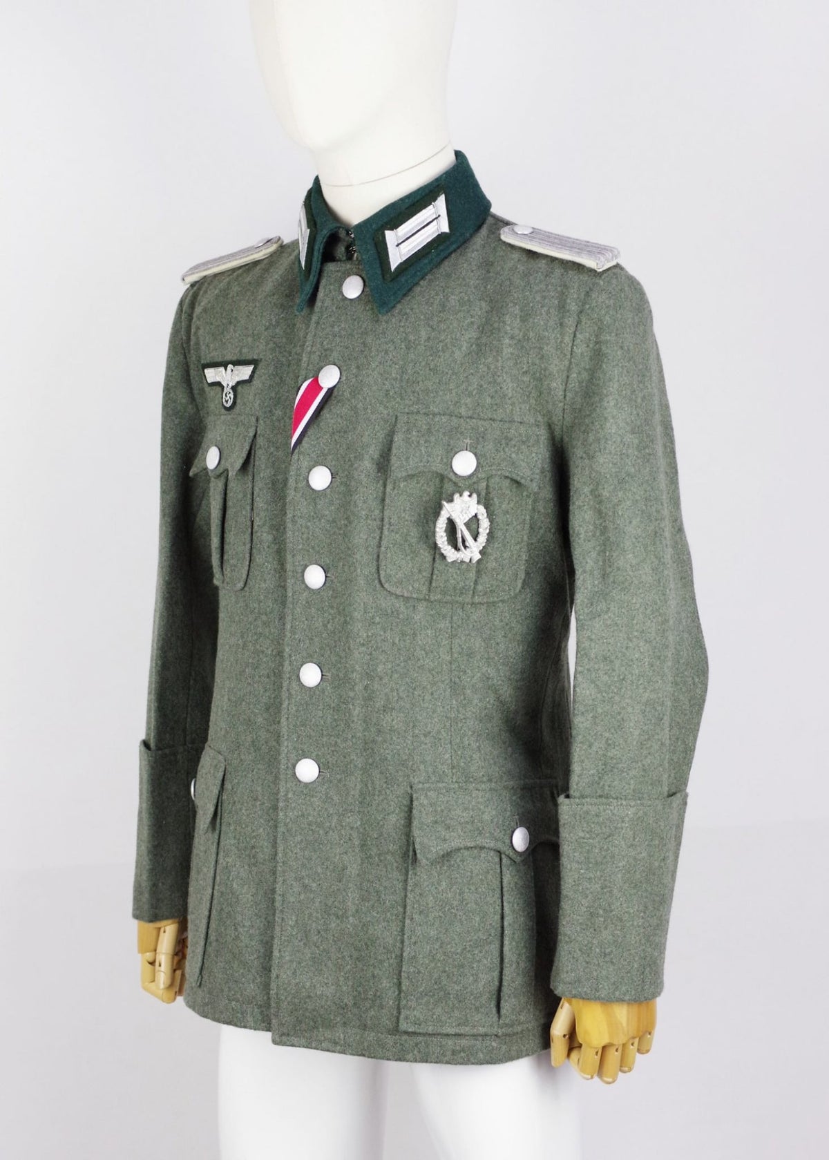 Heer, Wehrmacht M36 Leutnant Feldbluse Prebuilt with Insignia